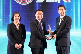กรข. คว้า “รางวัลเลิศรัฐ” ปี 2566 พร้อมผลักดันเป็นต้นแบบการพ ... พารามิเตอร์รูปภาพ 6